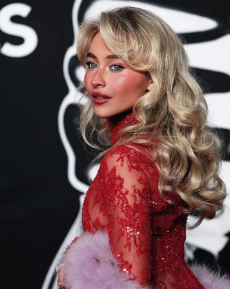 Imagem recente de sabrinacarpenter