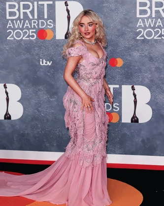 Imagem recente de sabrinacarpenter