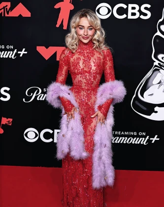 Imagem recente de sabrinacarpenter