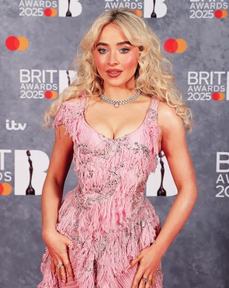 Imagem recente de sabrinacarpenter