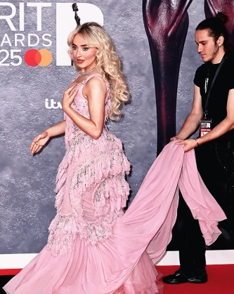 Imagem recente de sabrinacarpenter