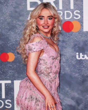 Imagem recente de sabrinacarpenter