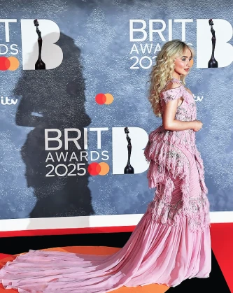 Imagem recente de sabrinacarpenter