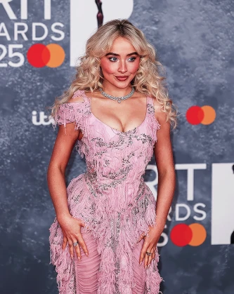 Imagem recente de sabrinacarpenter