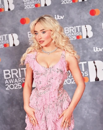 Imagem recente de sabrinacarpenter