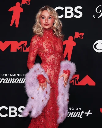 Imagem recente de sabrinacarpenter