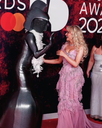 Imagem recente de sabrinacarpenter