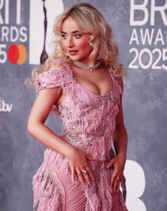 Imagem recente de sabrinacarpenter