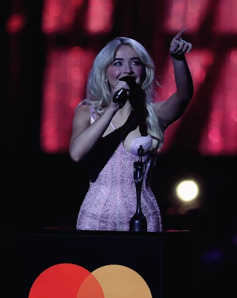 Imagem recente de sabrinacarpenter