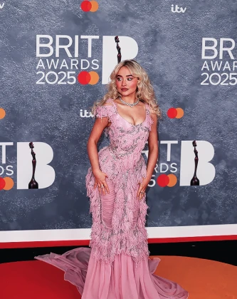 Imagem recente de sabrinacarpenter