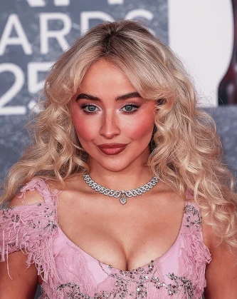 Imagem recente de sabrinacarpenter