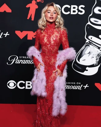 Imagem recente de sabrinacarpenter