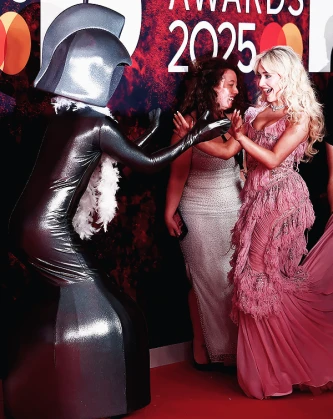 Imagem recente de sabrinacarpenter