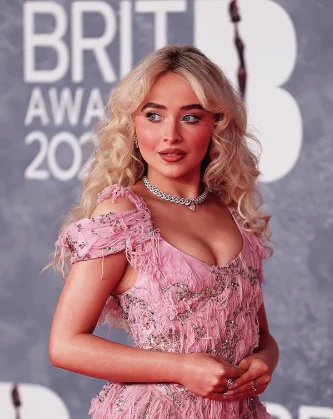 Imagem recente de sabrinacarpenter