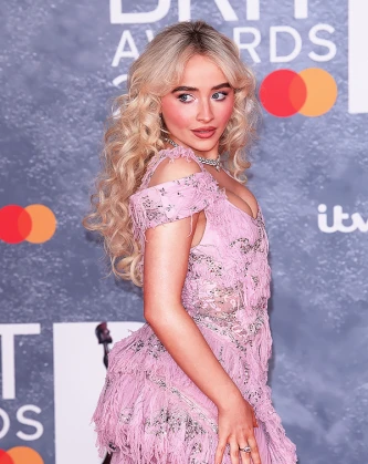 Imagem recente de sabrinacarpenter