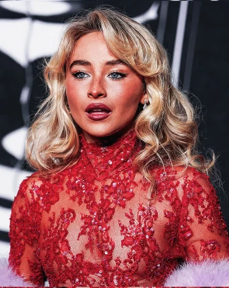 Imagem recente de sabrinacarpenter