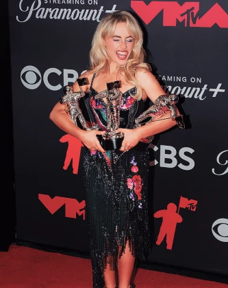 Imagem recente de sabrinacarpenter