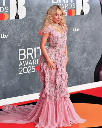 Imagem recente de sabrinacarpenter