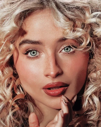 Imagem recente de sabrinacarpenter