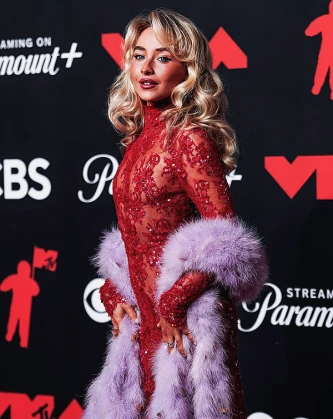 Imagem recente de sabrinacarpenter