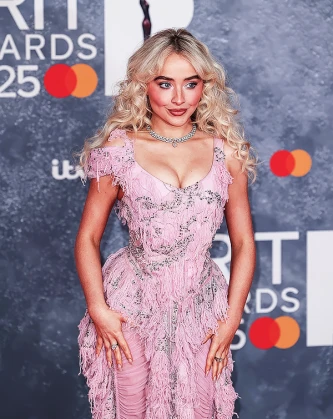 Imagem recente de sabrinacarpenter