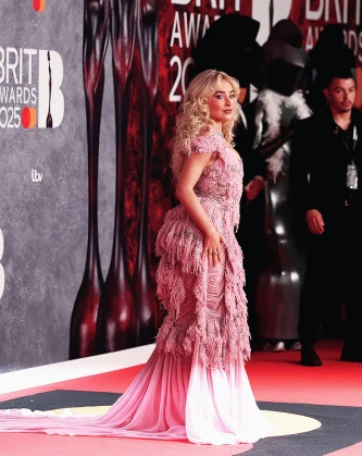 Imagem recente de sabrinacarpenter