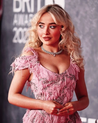 Imagem recente de sabrinacarpenter