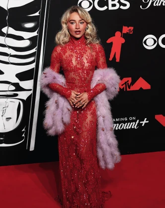 Imagem recente de sabrinacarpenter