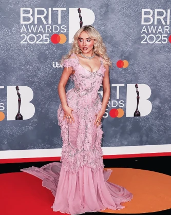 Imagem recente de sabrinacarpenter