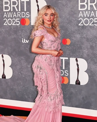 Imagem recente de sabrinacarpenter