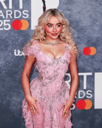 Imagem recente de sabrinacarpenter