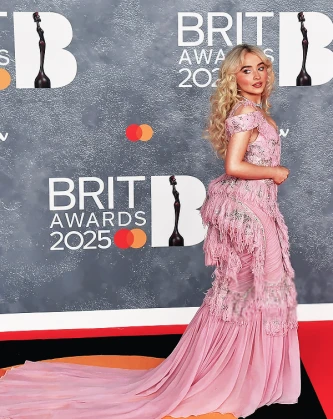 Imagem recente de sabrinacarpenter