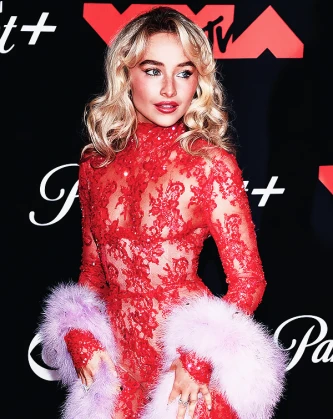 Imagem recente de sabrinacarpenter