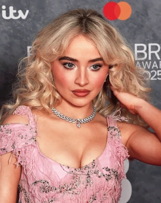 Imagem recente de sabrinacarpenter