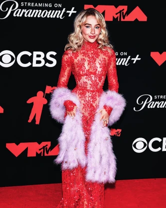 Imagem recente de sabrinacarpenter