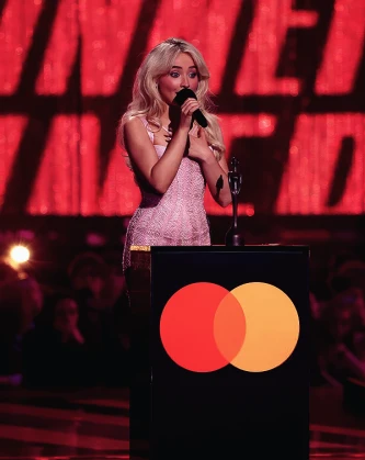 Imagem recente de sabrinacarpenter