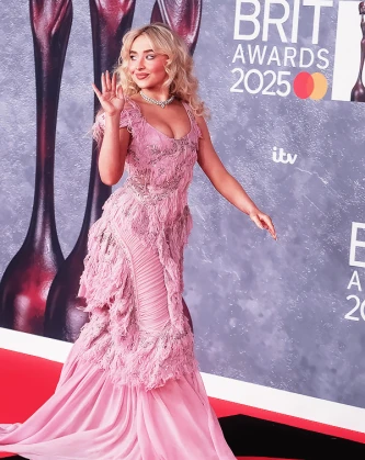 Imagem recente de sabrinacarpenter