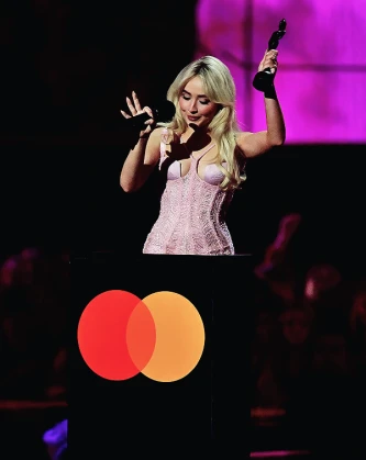 Imagem recente de sabrinacarpenter