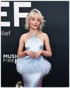 Imagem recente de sabrinacarpenter