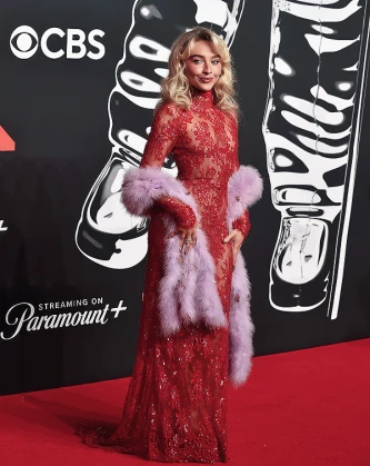 Imagem recente de sabrinacarpenter