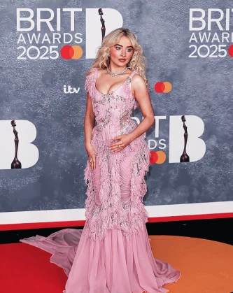 Imagem recente de sabrinacarpenter