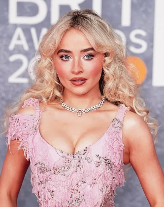 Imagem recente de sabrinacarpenter