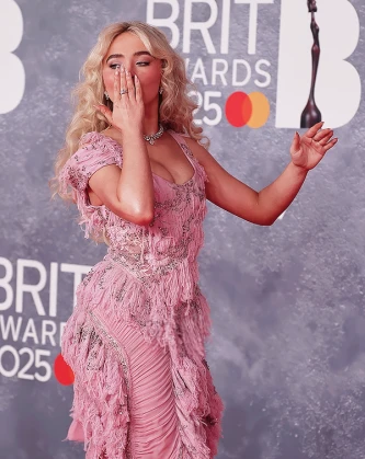 Imagem recente de sabrinacarpenter