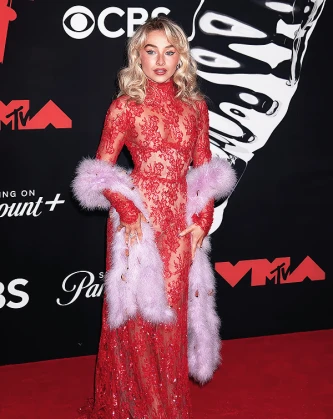 Imagem recente de sabrinacarpenter