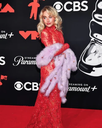 Imagem recente de sabrinacarpenter