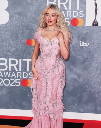 Imagem recente de sabrinacarpenter