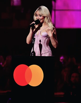 Imagem recente de sabrinacarpenter