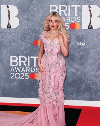 Imagem recente de sabrinacarpenter