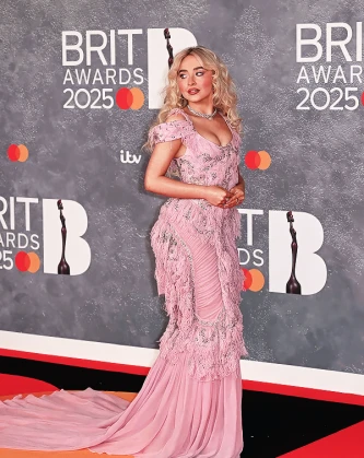 Imagem recente de sabrinacarpenter