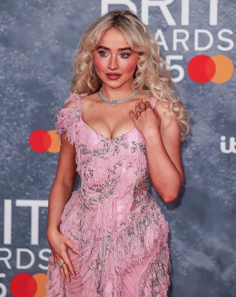 Imagem recente de sabrinacarpenter